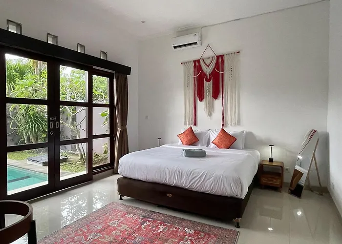 Spacious House With Private Pool And Garden