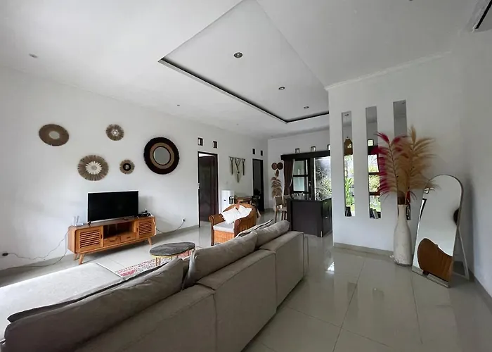 Spacious House With Private Pool And Garden Uluwatu
