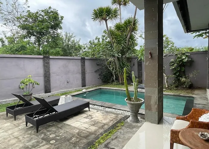 Ferienhaus Spacious House With Private Pool And Garden
