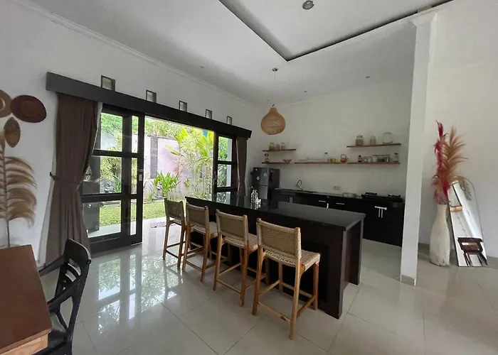 Spacious House With Private Pool And Garden Uluwatu