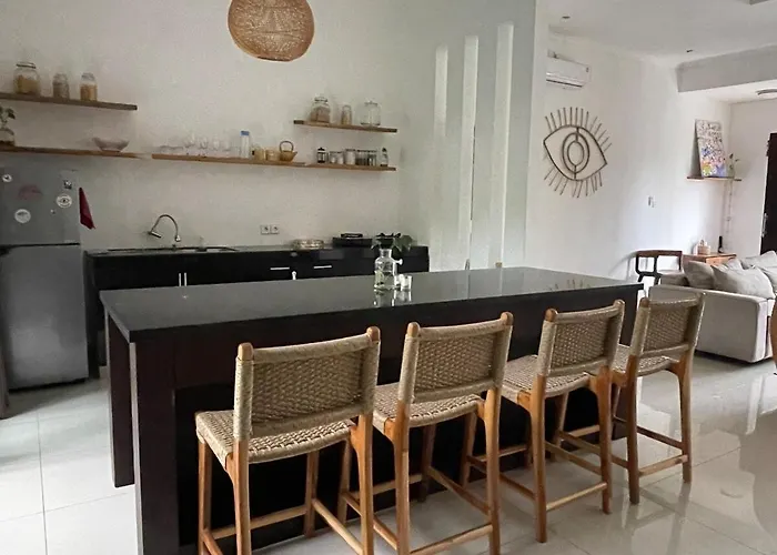 Spacious House With Private Pool And Garden